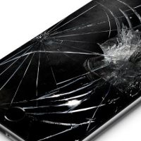 cracked-iphone-aapl-apple