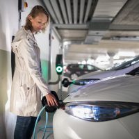 plug-tsla-nio